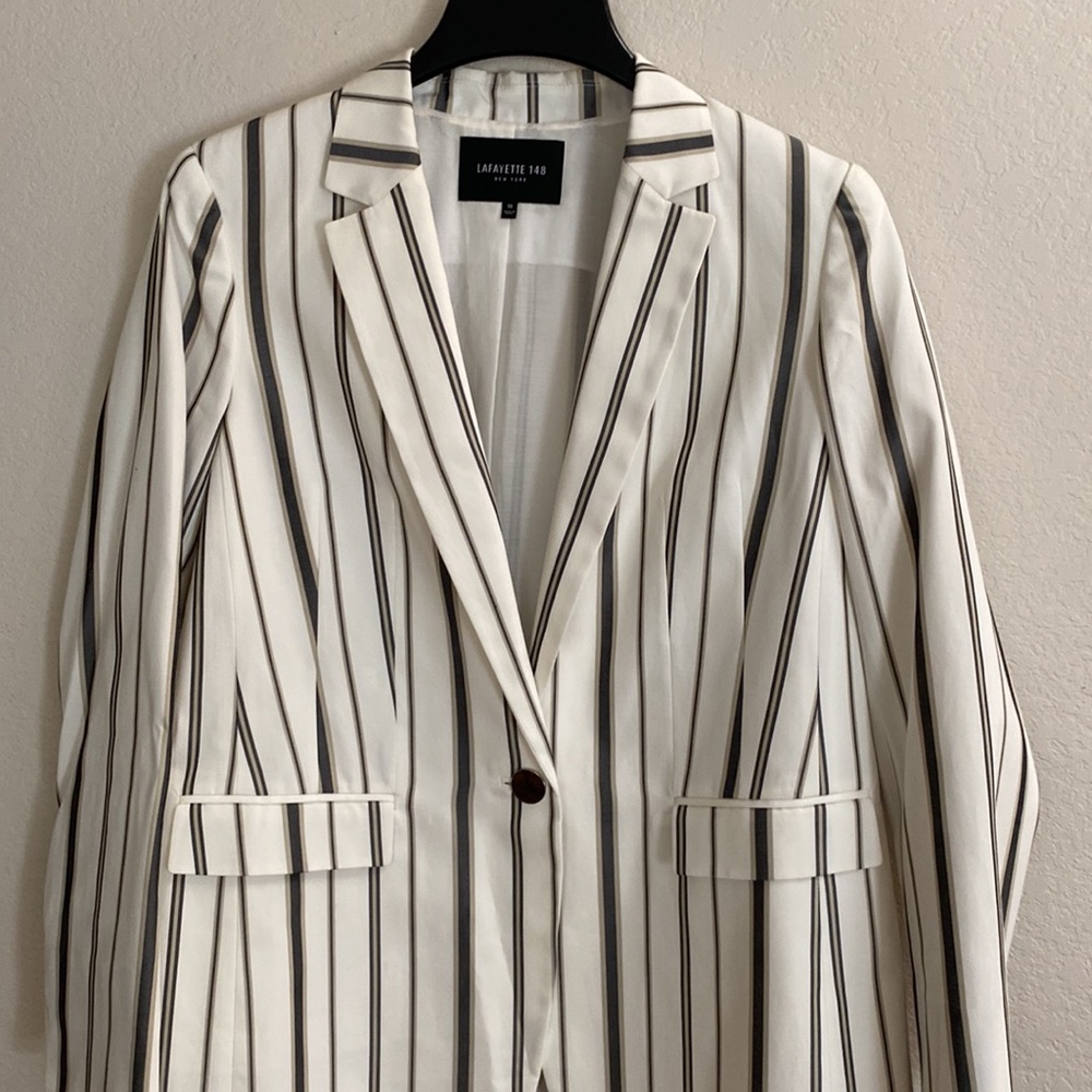 Lafayette 148 silk/cotton blazer, size 10. - Picture 2 of 6